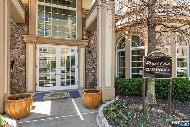 7108 Ravenscroft Rd, Condo with 2 bedrooms, 2 bathrooms and null parking in Clifton NJ | Image 35
