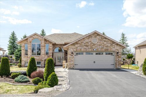 42 Huntingwood Cres, Bobcaygeon, ON, K0M1A0 | Card Image