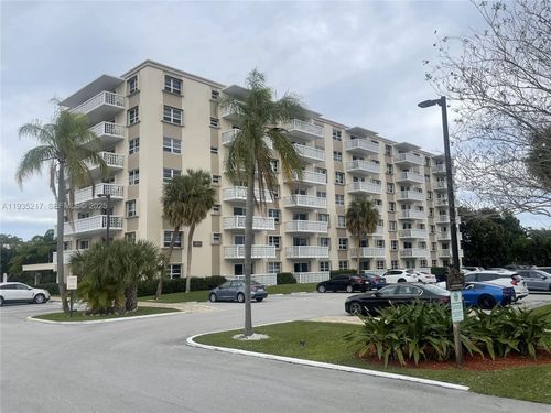 apt-403-1831 Ne 38th St, Oakland Park, FL, 33308-6205 | Card Image