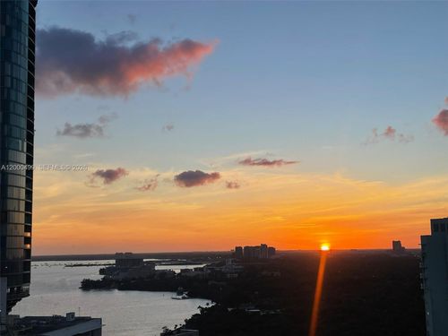 ph210-2333 Brickell Ave, Miami, FL, 33129-2435 | Card Image