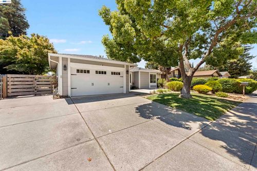 548 Silverado Cir, Fairfield, CA, 94534-6817 | Card Image