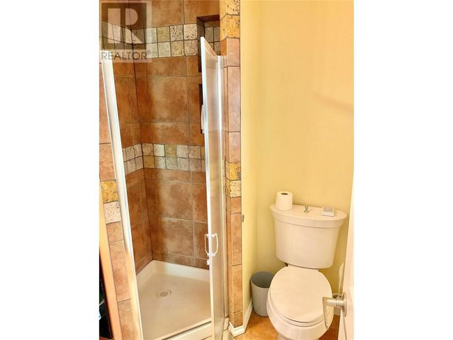 1715 Highway 33, House other with 3 bedrooms, 3 bathrooms and 1 parking in Rock Creek BC | Image 38