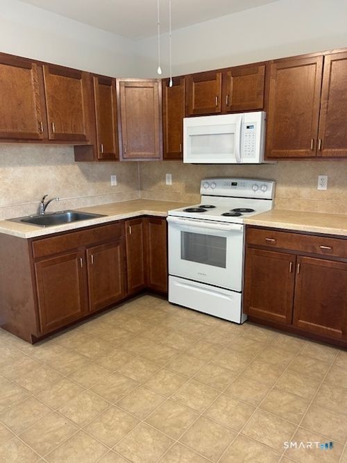 apt-3s-227 Howe Ave, Shelton, CT, 06484-3374 | Card Image