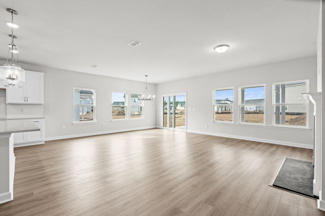 Open Floor Plan | Image 32
