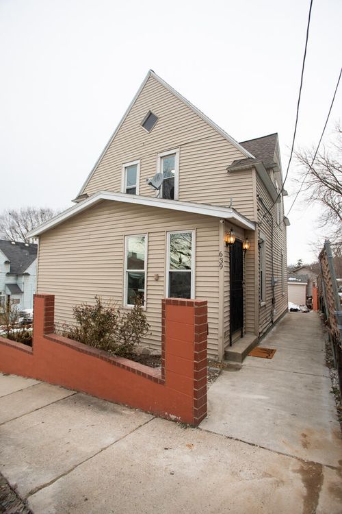 639 Curve St Sw, Grand Rapids, MI, 49503-5061 | Card Image