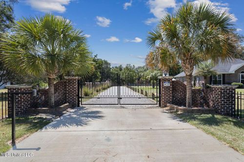 14171 Jim Byrd Rd, Biloxi, MS, 39532-8267 | Card Image