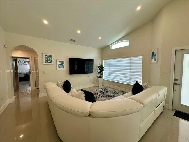 5020 Sw 154 Th Ave, House other with 4 bedrooms, 2 bathrooms and null parking in Miami FL | Image 13