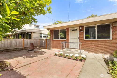 3320 Ne 123rd St, Seattle, WA, 98125-5631 | Card Image