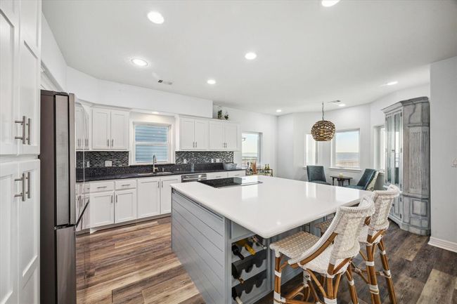 1640 Windsong Way, House other with 3 bedrooms, 5 bathrooms and 2 parking in Tiki Island TX | Image 13