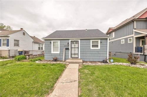2532 W Paseo Blvd, Kansas City, MO, 64108-3014 | Card Image
