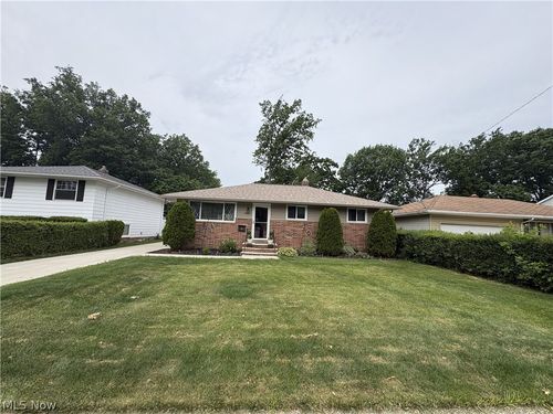 1806 Kennedy Dr, Wickliffe, OH, 44092-1616 | Card Image