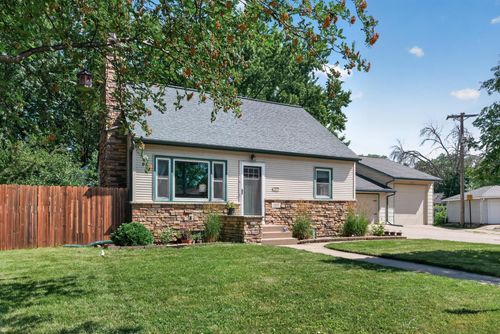 1805 42nd Ave Ne, Columbia Heights, MN, 55421-3215 | Card Image