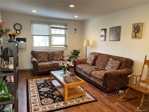 uppr-unit-58-28 251st St, Little Neck, NY, 11362-2121 | Card Image