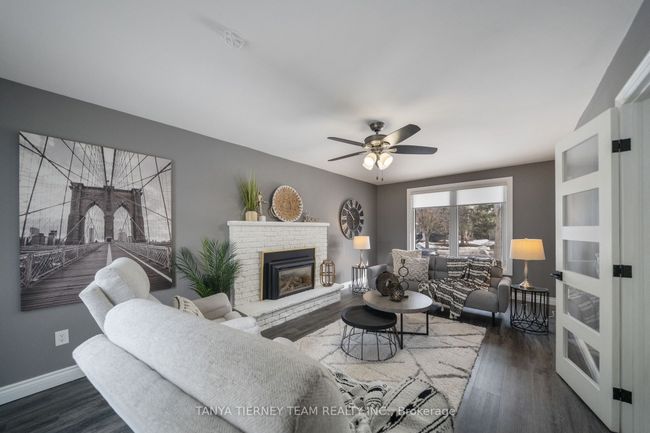 125 Guthrie Cres, House other with 3 bedrooms, 2 bathrooms and 4 parking in Whitby ON | Image 7
