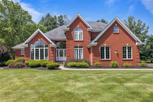 160 Norwood Ln, Orchard Park, NY, 14127-2076 | Card Image