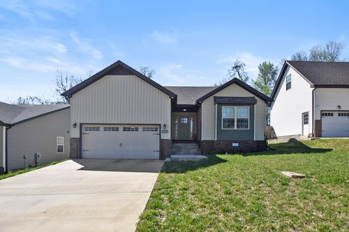 1217 Cardinal Creek Dr, Clarksville, TN, 37040-2770 | Card Image