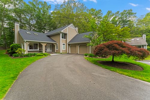 12 Alfred Ln, Stamford, CT, 06902-1238 | Card Image