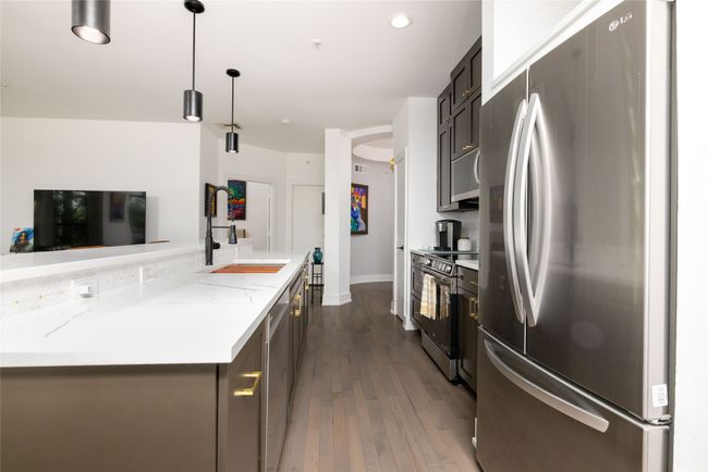 Updated kitchen. FRIDGE included! | Image 10
