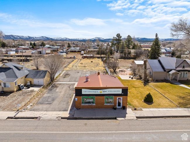 Aerial view with a residential view and a mountain view | Image 20