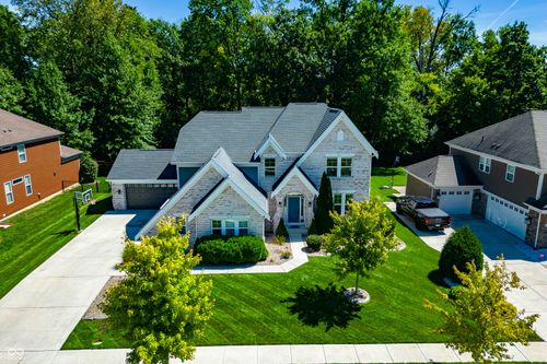 7225 Henderickson Ln, Indianapolis, IN, 46237-2500 | Card Image