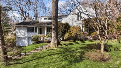 2 Hickory Hl, Roslyn, NY, 11576-1714 | Card Image