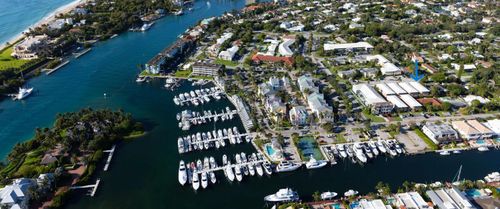 9w-2737 Ne 28th St, Lighthouse Point, FL, 33064-8273 | Card Image