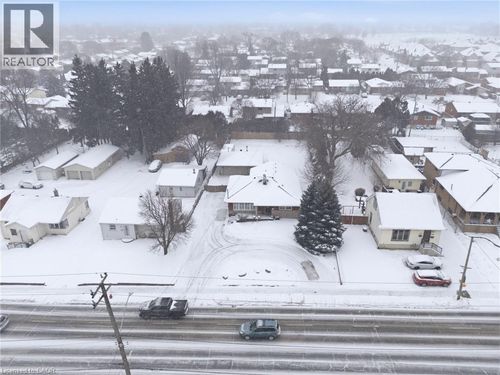 473 Mohawk Rd W, Hamilton, ON, L9C1X3 | Card Image