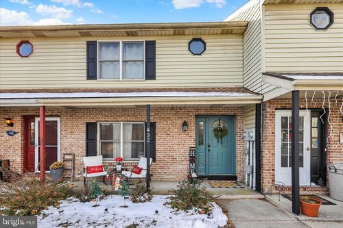 32 Canal St, LEESPORT, PA, 19533-8825 | Card Image