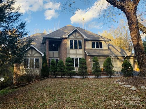 2 Sun Up Ln, Candler, NC, 28715-5204 | Card Image