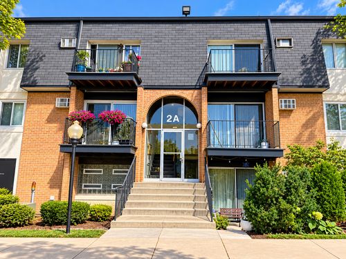 308-2A E Dundee Quarter Dr, Palatine, IL, 60074-1674 | Card Image