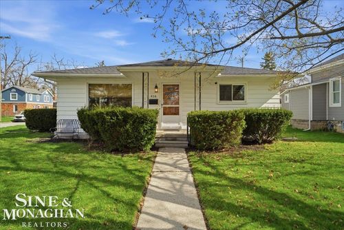 416 Trumbull St, Saint Clair, MI, 48079-5340 | Card Image