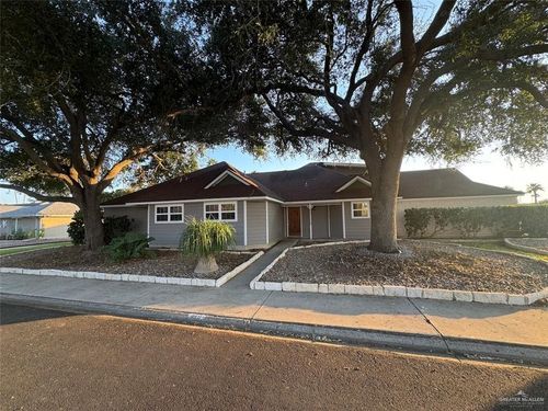 419 Country Club Dr, Alamo, TX, 78516-2576 | Card Image