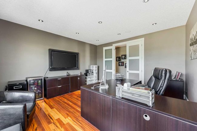 2216 8 Street Ne, Home with 4 bedrooms, 4 bathrooms and 4 parking in Calgary AB | Image 36