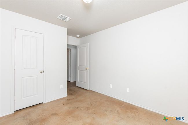 6903 Oliver Loving Dr, House other with 5 bedrooms, 3 bathrooms and null parking in Killeen TX | Image 26