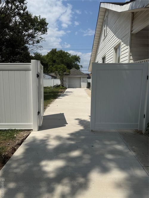 4416 9th St, Ecorse, MI, 48229-1134 | Card Image