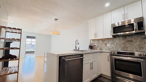 409-8989 Hudson Street, Vancouver, BC, V6P6Y1 | Card Image