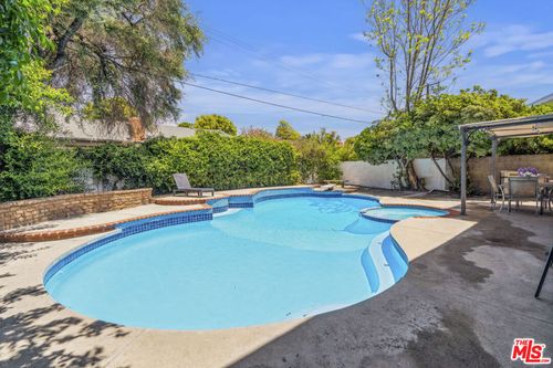 19935 Hemmingway St, Winnetka, CA, 91306-2341 | Card Image