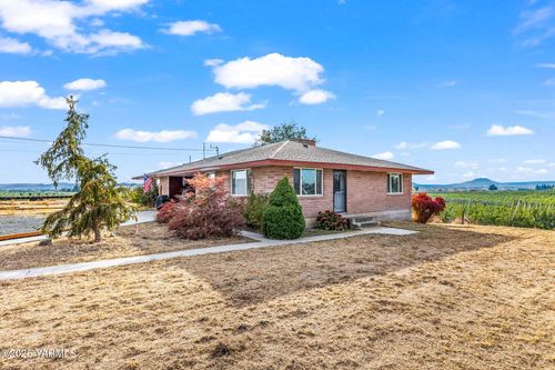 10892 Yakima Valley Hwy, Zillah, WA, 98953-9795 | Card Image