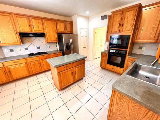 2222 Scenic Shore Dr, House other with 5 bedrooms, 4 bathrooms and null parking in Seabrook TX | Image 5