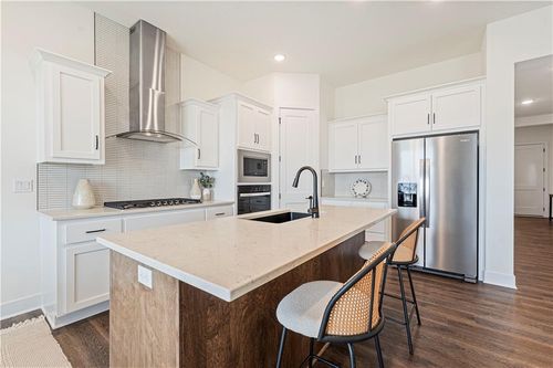 1431 N 162nd Ter, Basehor, KS, 66007-6808 | Card Image