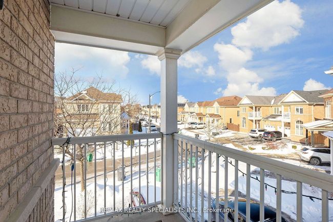 40 Begonia Cres, House attached with 3 bedrooms, 3 bathrooms and 2 parking in Brampton ON | Image 12
