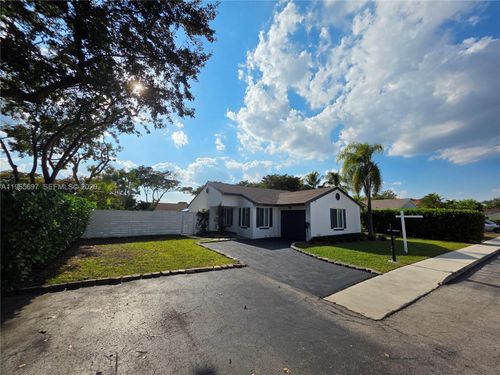 13950 Oaklawn Pl, Davie, FL, 33325-1200 | Card Image