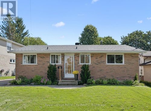 159 Country Club Dr, Guelph, ON, N1E3K8 | Card Image