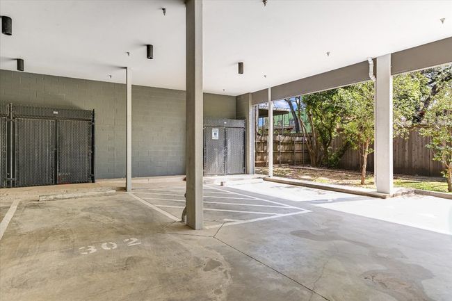 2 -3 Covered Garage Parking Spaces | Image 24