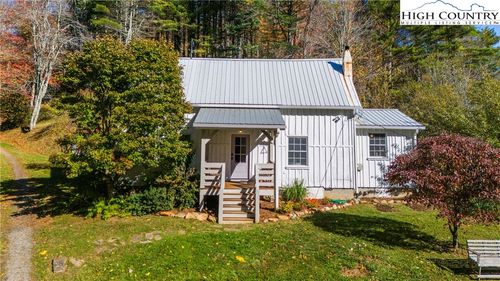 8 Gentry Hill Ln, Laurel Springs, NC, 28644 | Card Image