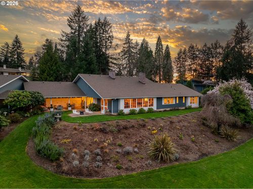 875 W 36th Ave, Eugene, OR, 97405 | Card Image