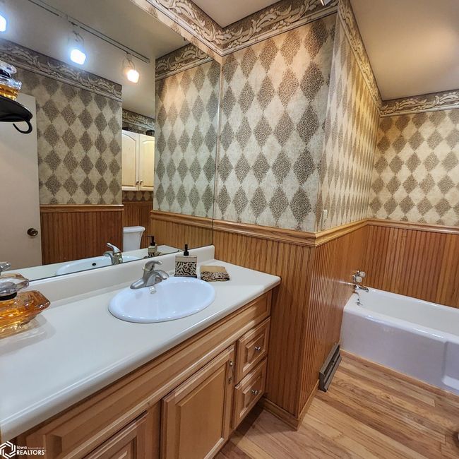 213 E Baker St, Home with 4 bedrooms, 2 bathrooms and 2 parking in Avoca IA | Image 30