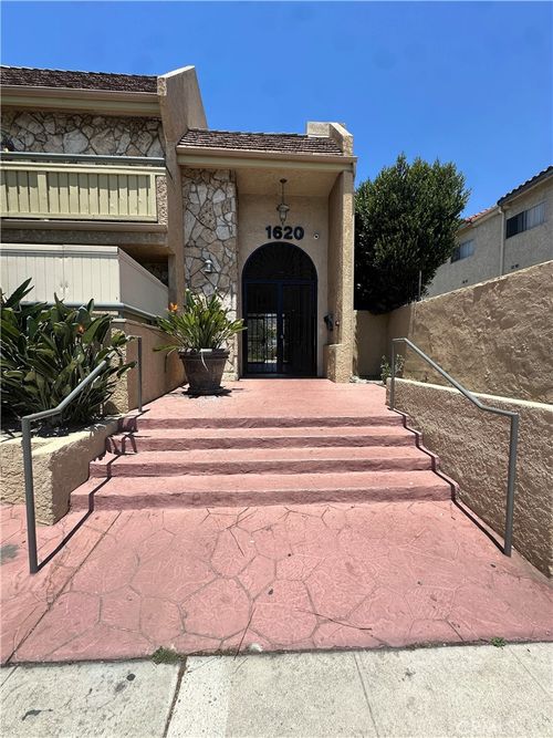 1620 N San Fernando Blvd, Burbank, CA, 91504-4148 | Card Image