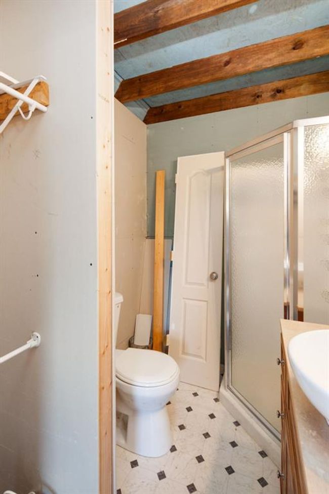 Bathroom | Image 8