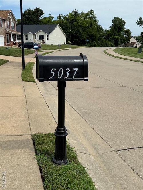 5037 Bristol Hill Dr, O Fallon, IL, 62269-7346 | Card Image
